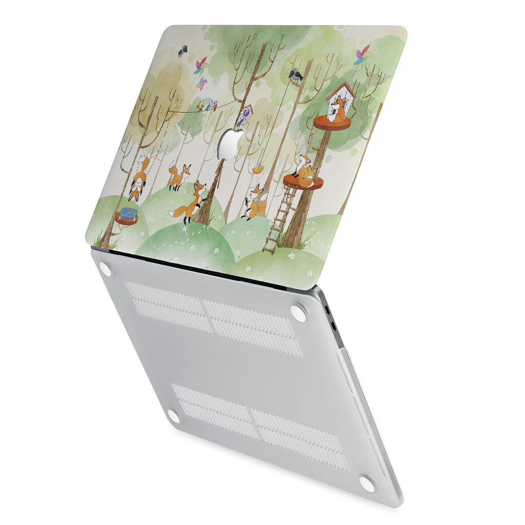hardshell case with Forst Animal design has rubberized feet that keeps your MacBook from sliding on smooth surfaces