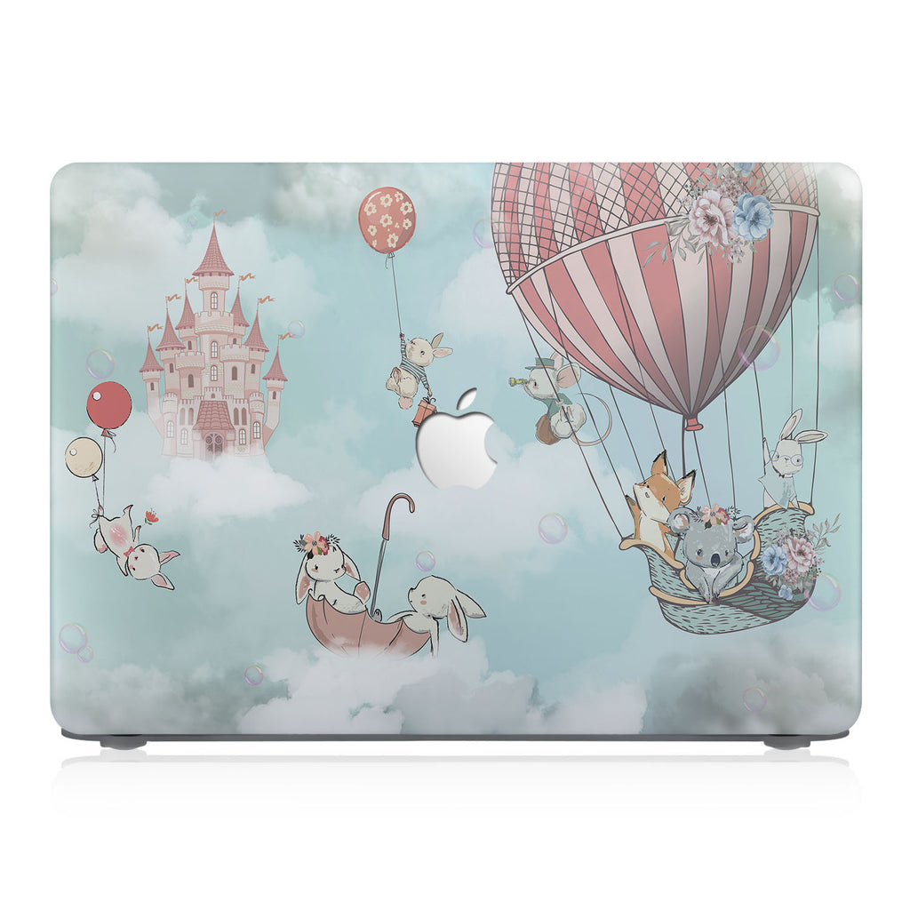 This lightweight, slim hardshell with Forst Animal design is easy to install and fits closely to protect against scratches