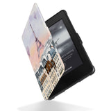 Reinforced rubber bumpers on the corners to protect your Kindle Paperwhite