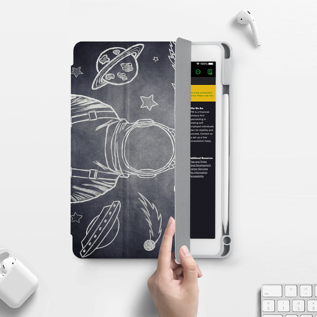 Vista Case iPad Premium Case with Astronaut Space Design has built-in magnets are strategically placed to put your tablet to sleep when not in use and wake it up automatically when you need it for an extended battery life.